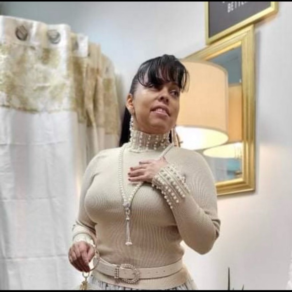 Elegant European Pear cream Sweater
